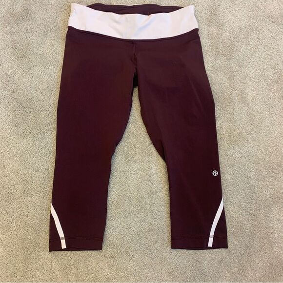 𝅺LULULEMON maroon light pink run inspire crop Capri leggings Sz 8 - Picture 1 of 7